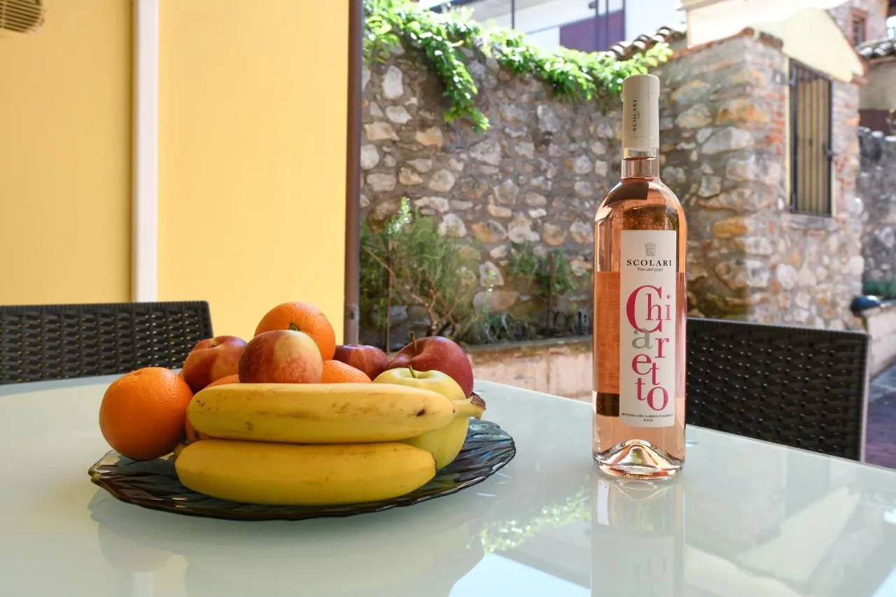 Daire Appartamento Nel Borgo Manerba del Garda İtalya