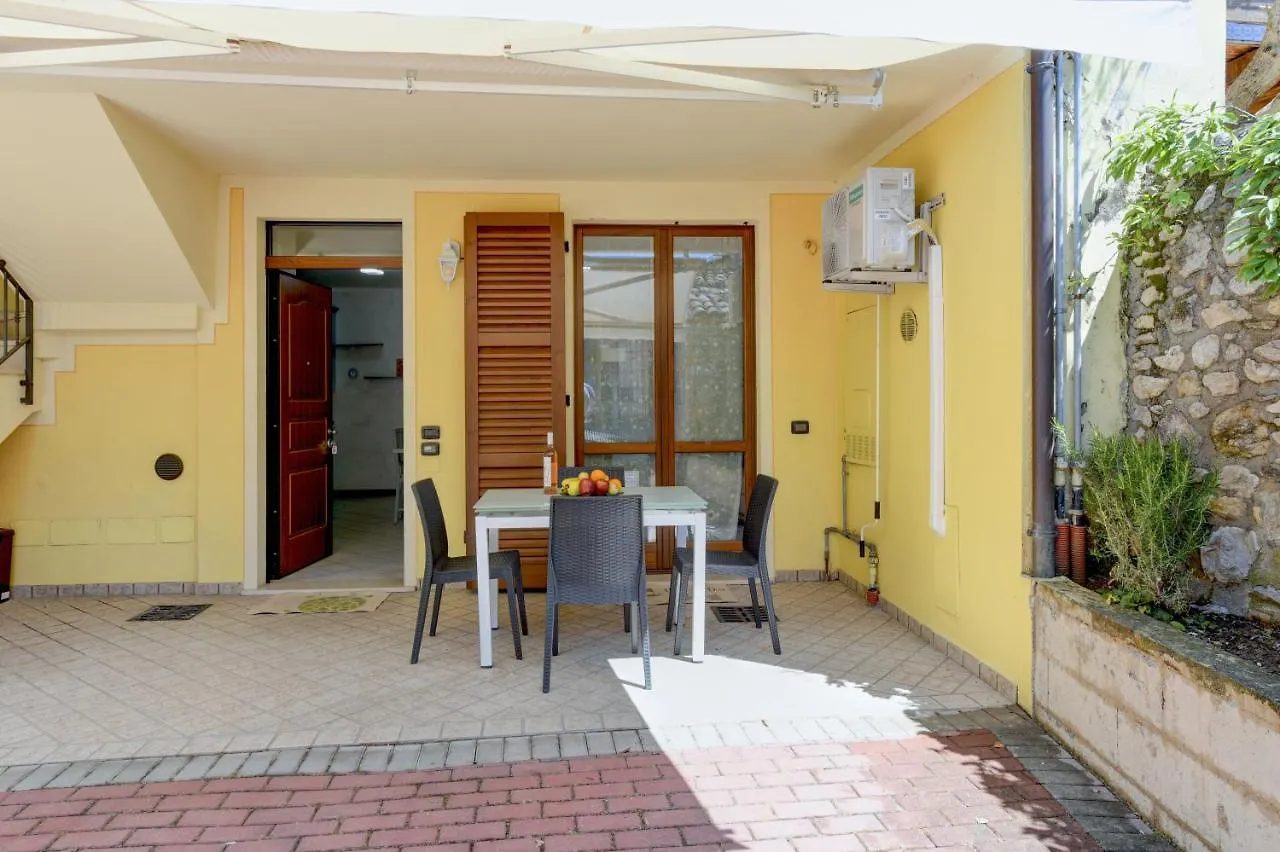 Appartamento Nel Borgo Manerba del Garda Apartment