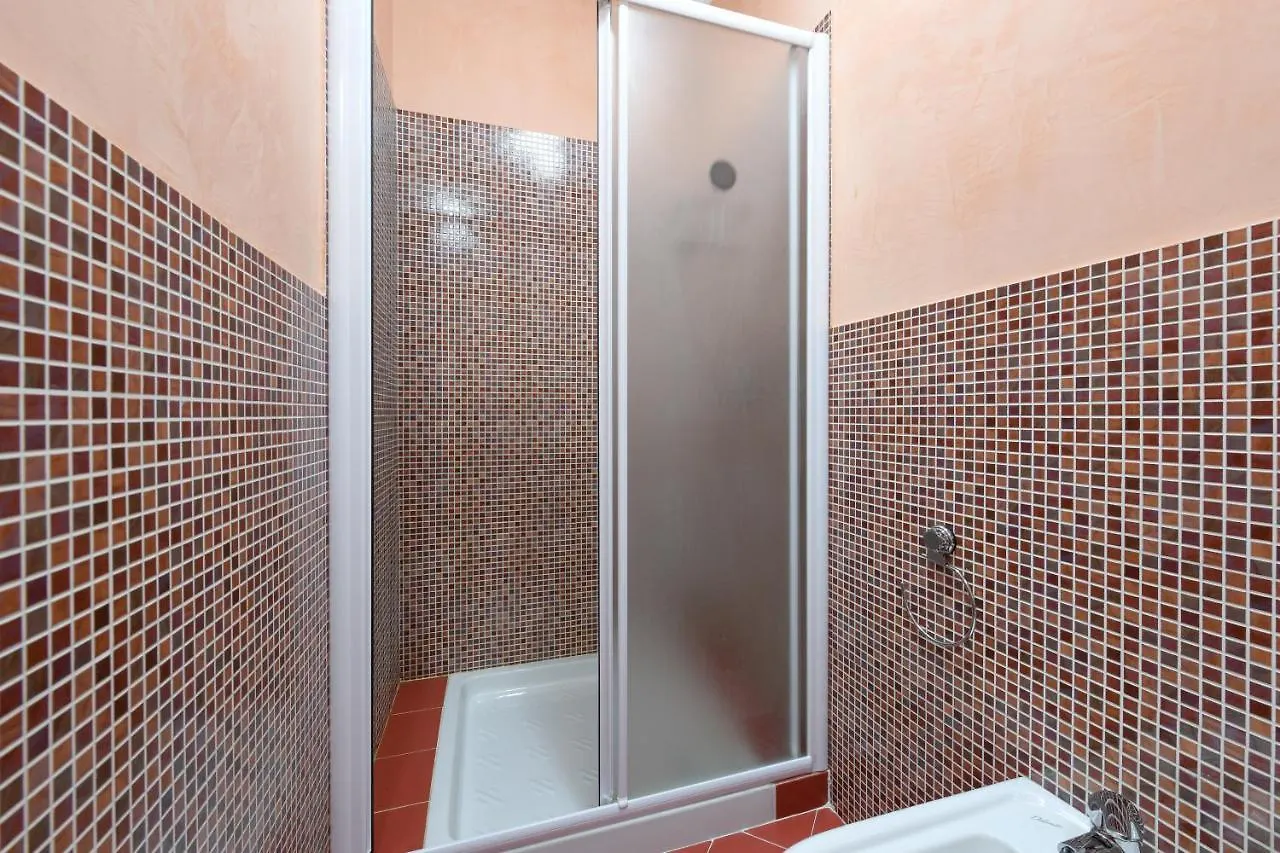 Apartment Appartamento Nel Borgo Manerba del Garda Italien